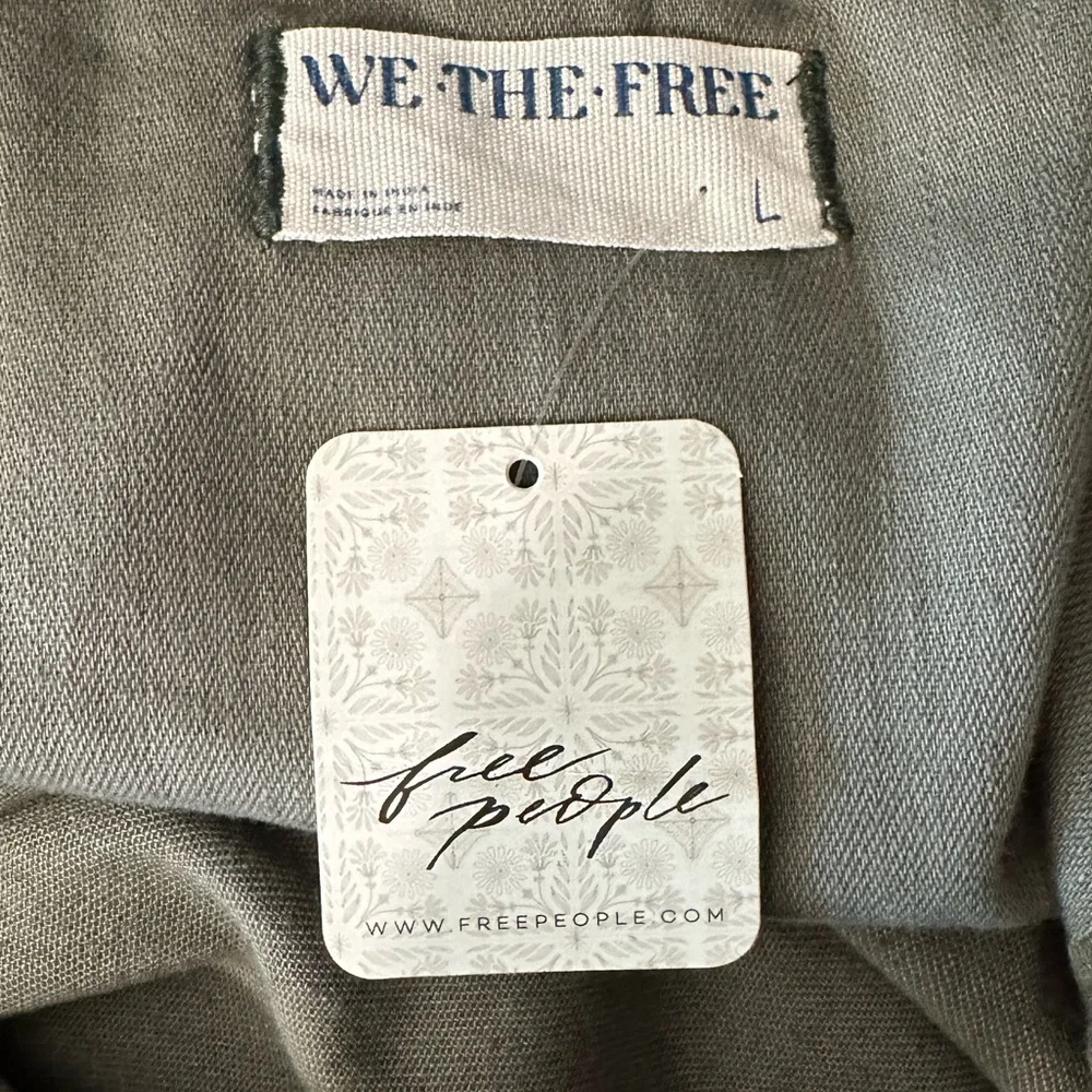 Free People We The Free Velvet Rose Embroidered Utility Jacket Shacket NWT L - Picture 9 of 12